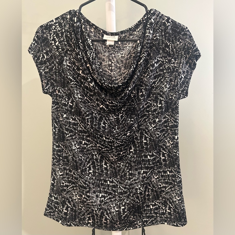 Jaclyn Smith Draped-Neck Women’s Short-Sleeve Top Size Small//Super sleek